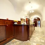 32 Old Town