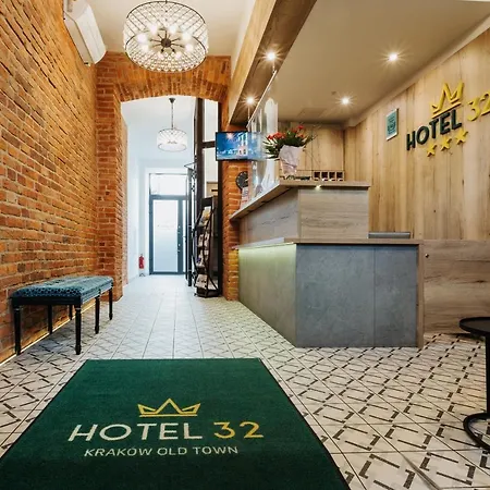 32 Old Town Hotel 3*