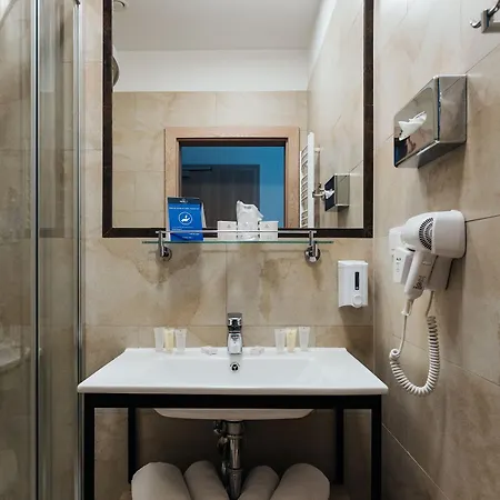 32 Old Town Hotel Krakow