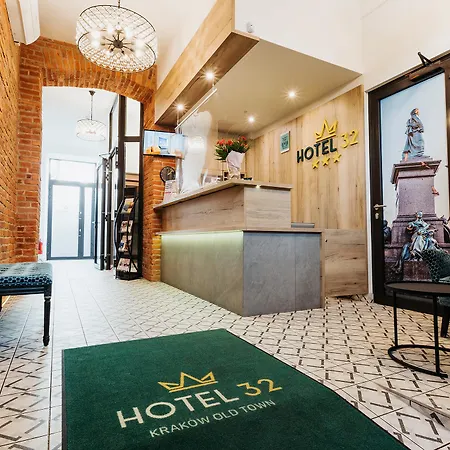 32 Old Town Hotel 3*