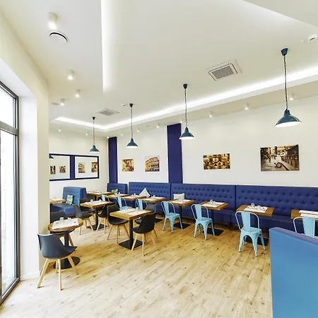 32 Old Town Hotell