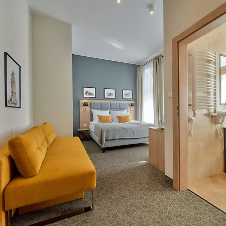 32 Old Town Hotell