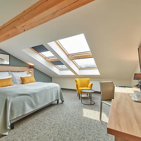 32 Old Town Hotell 4*