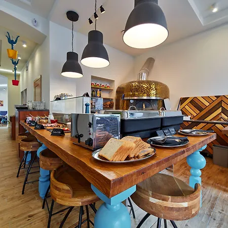 Hotel 32 Old Town 3*