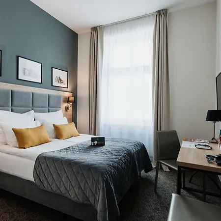 Hotel 32 Old Town 3*