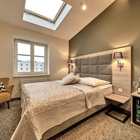 Hotel 32 Old Town 3*
