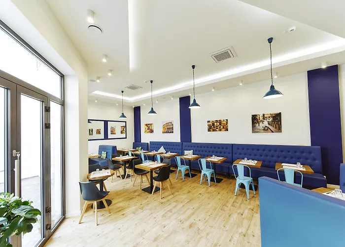 32 Old Town فندق