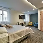 32 Old Town Ξενοδοχείο 4*